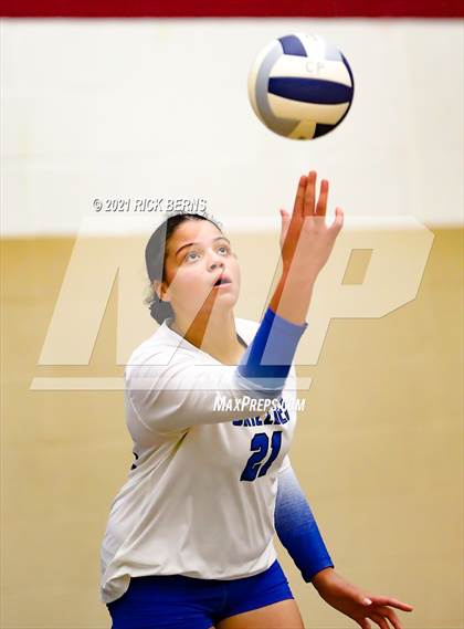 Thumbnail 3 in College Park vs Grand Oaks photogallery.