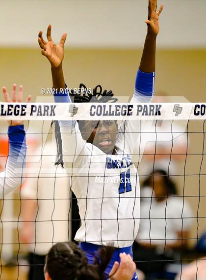 Thumbnail 3 in College Park vs Grand Oaks photogallery.