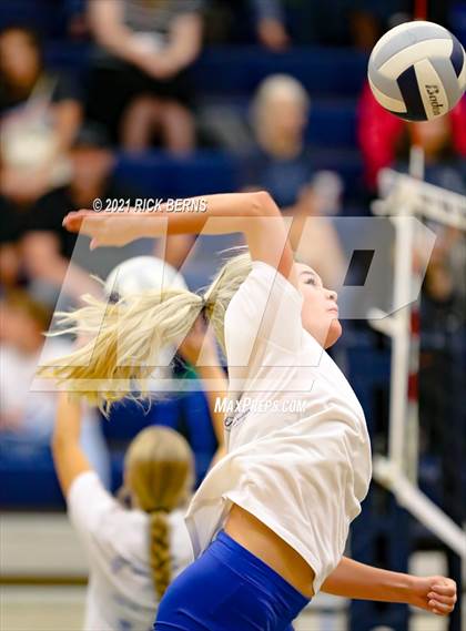Thumbnail 3 in College Park vs Grand Oaks photogallery.