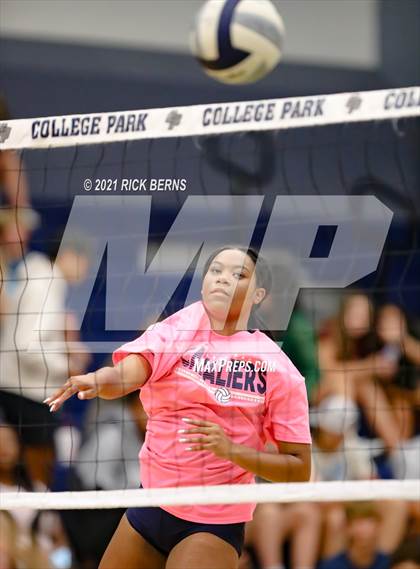 Thumbnail 3 in College Park vs Grand Oaks photogallery.