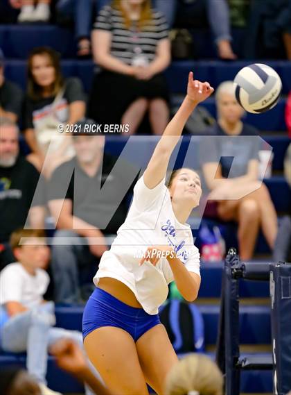 Thumbnail 3 in College Park vs Grand Oaks photogallery.
