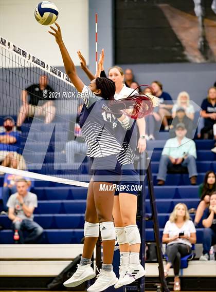 Thumbnail 2 in College Park vs Grand Oaks photogallery.