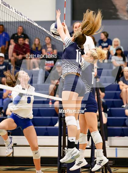 Thumbnail 3 in College Park vs Grand Oaks photogallery.