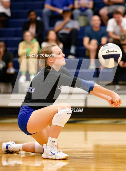 Thumbnail 1 in College Park vs Grand Oaks photogallery.
