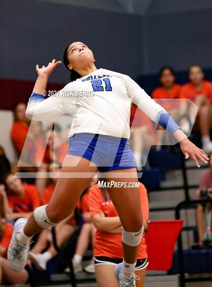 Thumbnail 3 in College Park vs Grand Oaks photogallery.