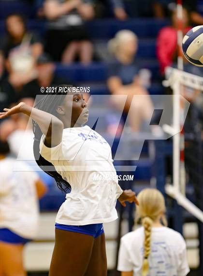 Thumbnail 3 in College Park vs Grand Oaks photogallery.