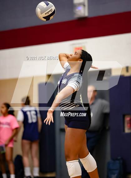 Thumbnail 3 in College Park vs Grand Oaks photogallery.