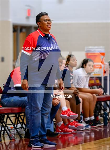 Thumbnail 2 in Justice @ Oakton (Cougar Holiday Classic) photogallery.