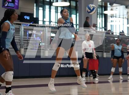 Thumbnail 1 in Lexington vs. Bryan (Legends Invitational) photogallery.