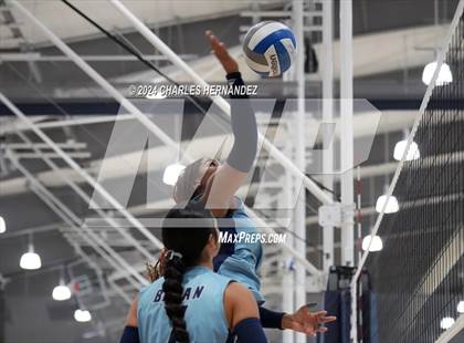 Thumbnail 3 in Lexington vs. Bryan (Legends Invitational) photogallery.