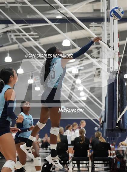Thumbnail 3 in Lexington vs. Bryan (Legends Invitational) photogallery.