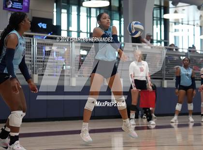 Thumbnail 3 in Lexington vs. Bryan (Legends Invitational) photogallery.