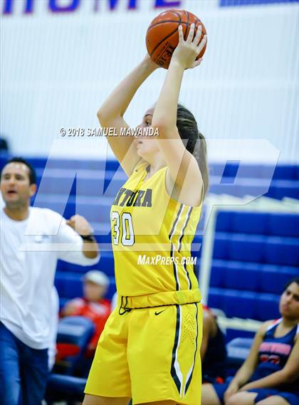Thumbnail 3 in Brentwood School vs Ventura (Brentwood New Years Tournament) photogallery.