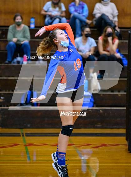 Thumbnail 1 in Clairemont @ Hoover photogallery.