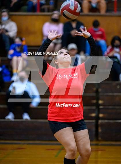 Thumbnail 2 in Clairemont @ Hoover photogallery.