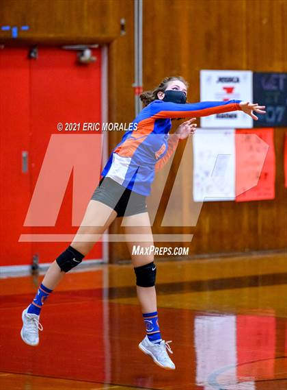 Thumbnail 2 in Clairemont @ Hoover photogallery.