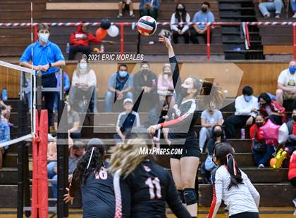 Thumbnail 3 in Clairemont @ Hoover photogallery.