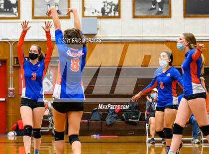 Thumbnail 3 in Clairemont @ Hoover photogallery.