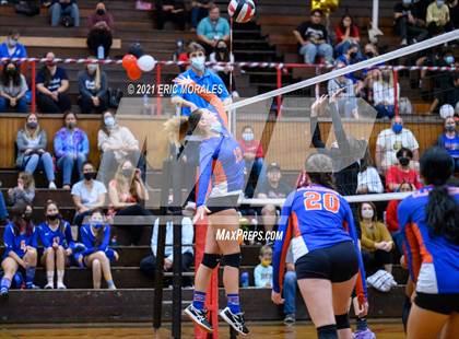 Thumbnail 1 in Clairemont @ Hoover photogallery.