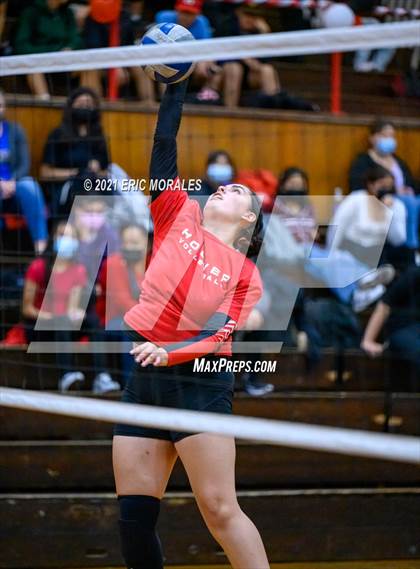 Thumbnail 1 in Clairemont @ Hoover photogallery.
