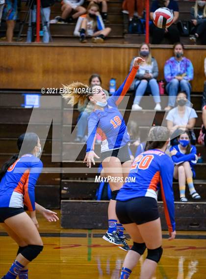 Thumbnail 1 in Clairemont @ Hoover photogallery.