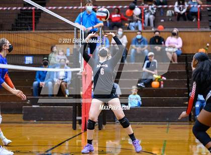 Thumbnail 2 in Clairemont @ Hoover photogallery.
