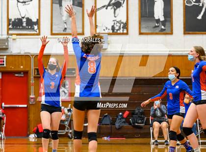 Thumbnail 2 in Clairemont @ Hoover photogallery.