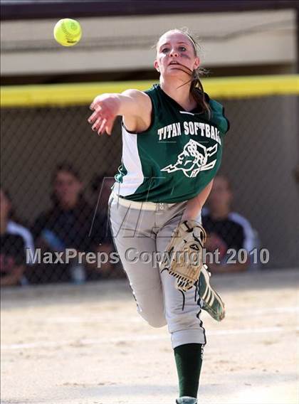 Thumbnail 1 in Boylan vs. Harlem (Class 4A Regional Semifinal) photogallery.