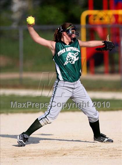Thumbnail 3 in Boylan vs. Harlem (Class 4A Regional Semifinal) photogallery.