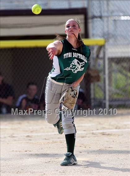 Thumbnail 2 in Boylan vs. Harlem (Class 4A Regional Semifinal) photogallery.