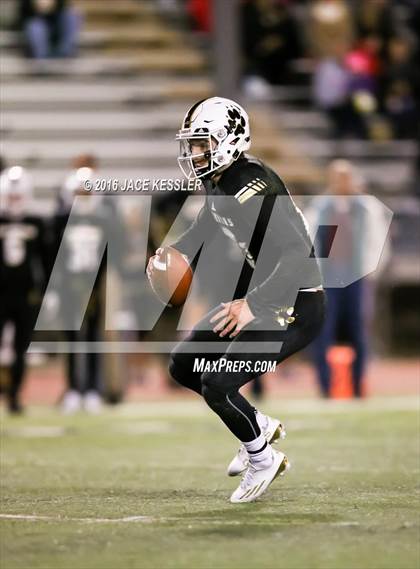 Thumbnail 1 in St. Joseph vs. Calabasas (CIF-SS Div 5 Quarterfinal) photogallery.