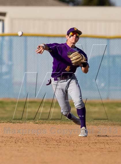 Thumbnail 1 in Escalon @ Sierra photogallery.
