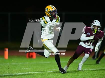 Thumbnail 3 in New London @ North Haven photogallery.