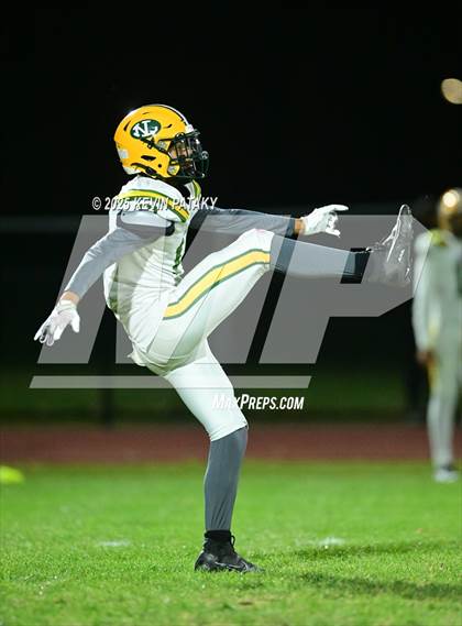 Thumbnail 1 in New London @ North Haven photogallery.