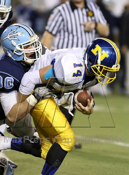Thumbnail 1 in Corona del Mar vs. Nordhoff (CIF SoCal Regional D3 Final) photogallery.