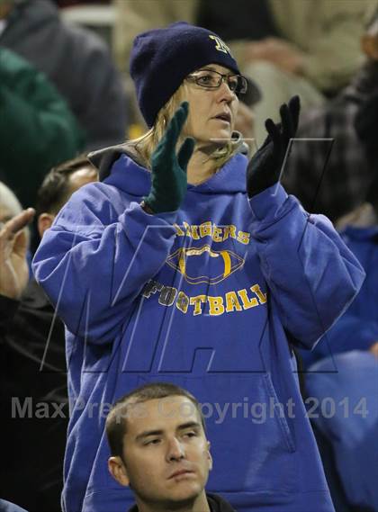 Thumbnail 2 in Corona del Mar vs. Nordhoff (CIF SoCal Regional D3 Final) photogallery.