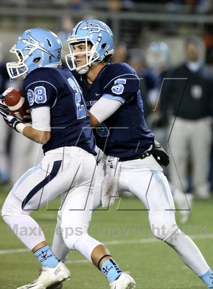 Thumbnail 1 in Corona del Mar vs. Nordhoff (CIF SoCal Regional D3 Final) photogallery.