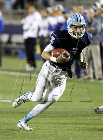 Thumbnail 3 in Corona del Mar vs. Nordhoff (CIF SoCal Regional D3 Final) photogallery.