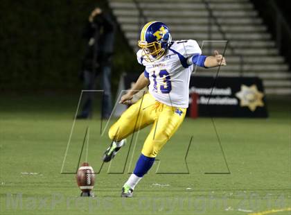 Thumbnail 1 in Corona del Mar vs. Nordhoff (CIF SoCal Regional D3 Final) photogallery.