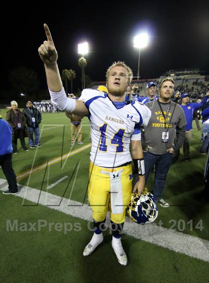 Thumbnail 2 in Corona del Mar vs. Nordhoff (CIF SoCal Regional D3 Final) photogallery.
