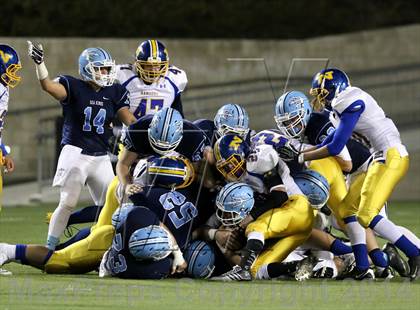 Thumbnail 3 in Corona del Mar vs. Nordhoff (CIF SoCal Regional D3 Final) photogallery.