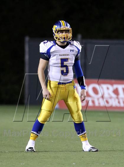 Thumbnail 3 in Corona del Mar vs. Nordhoff (CIF SoCal Regional D3 Final) photogallery.