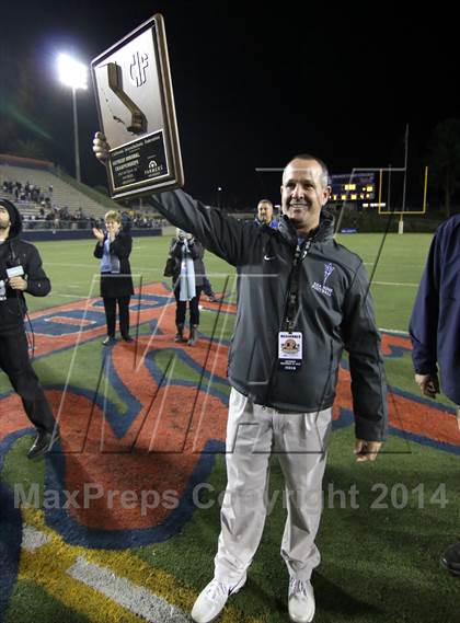Thumbnail 1 in Corona del Mar vs. Nordhoff (CIF SoCal Regional D3 Final) photogallery.