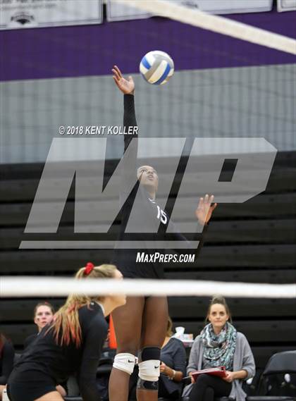Thumbnail 1 in Troy vs Avondale (MHSAA District Quarterfinal) photogallery.