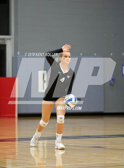 Thumbnail 3 in Troy vs Avondale (MHSAA District Quarterfinal) photogallery.