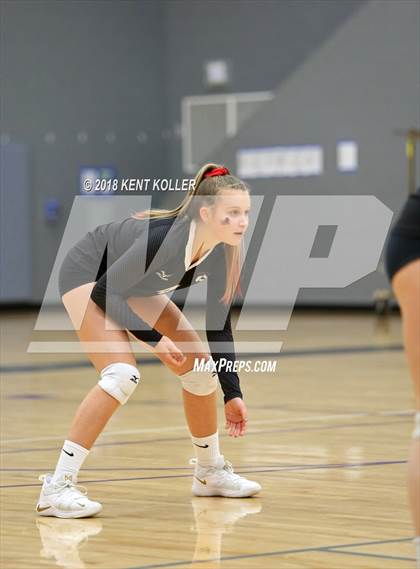 Thumbnail 1 in Troy vs Avondale (MHSAA District Quarterfinal) photogallery.
