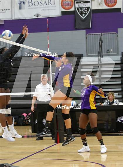 Thumbnail 2 in Troy vs Avondale (MHSAA District Quarterfinal) photogallery.