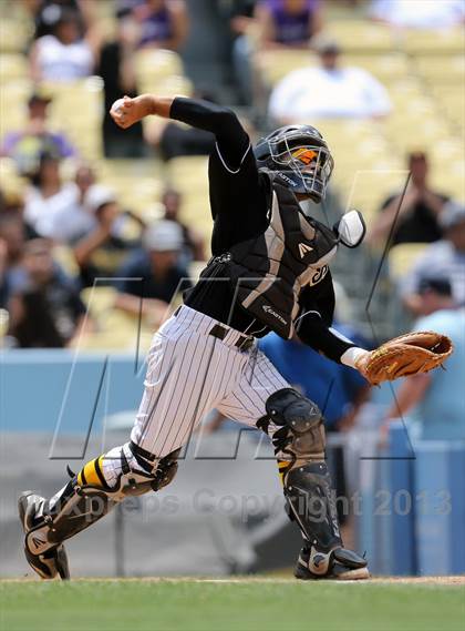 Thumbnail 2 in Cleveland vs. San Fernando (CIF LACS D1 Final) photogallery.