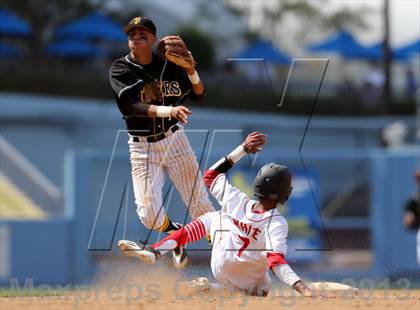 Thumbnail 3 in Cleveland vs. San Fernando (CIF LACS D1 Final) photogallery.
