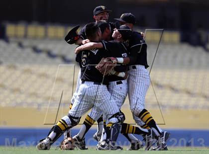 Thumbnail 2 in Cleveland vs. San Fernando (CIF LACS D1 Final) photogallery.